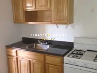 3rd image of 11 Lawrence St APT 4R