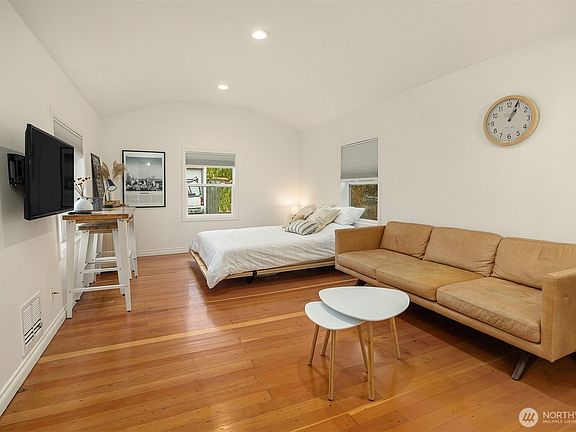 4th image of 3010 SW City View Street