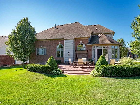 3rd image of 35601 Kilkenny Dr