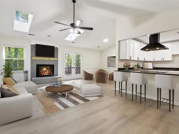 109 Gardenville Dr, Yorktown, VA 23693