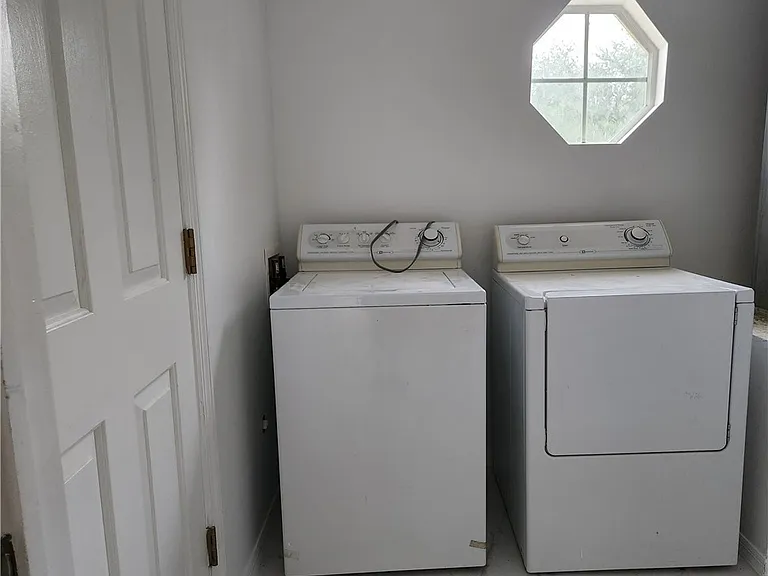 14980 Coopers Hawk Way — Photo 22