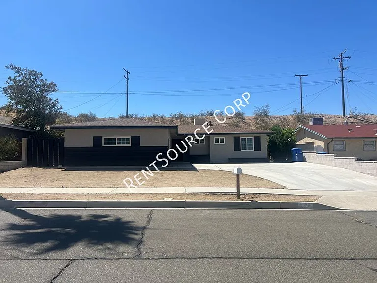 850 Linda Ln — Photo 1