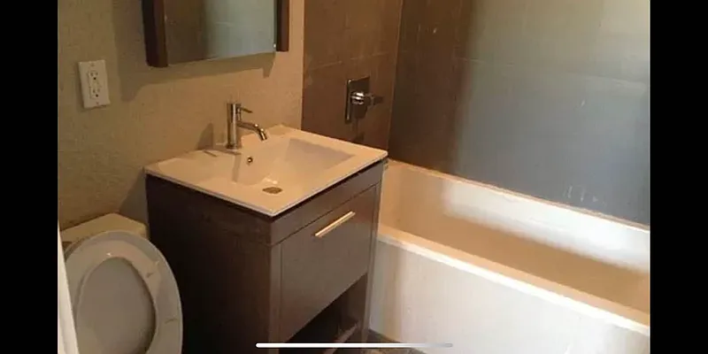 Rented by Delmark Realty LLC | media 10