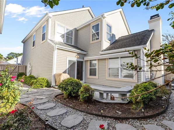 2249 Cape Arbor Dr, Virginia Beach, VA 23451