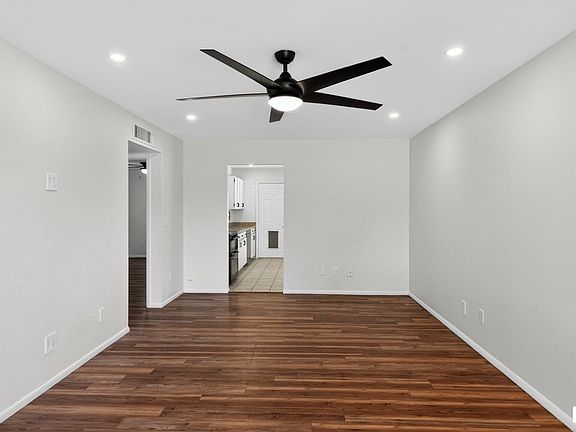 3rd image of 1713 N Markdale