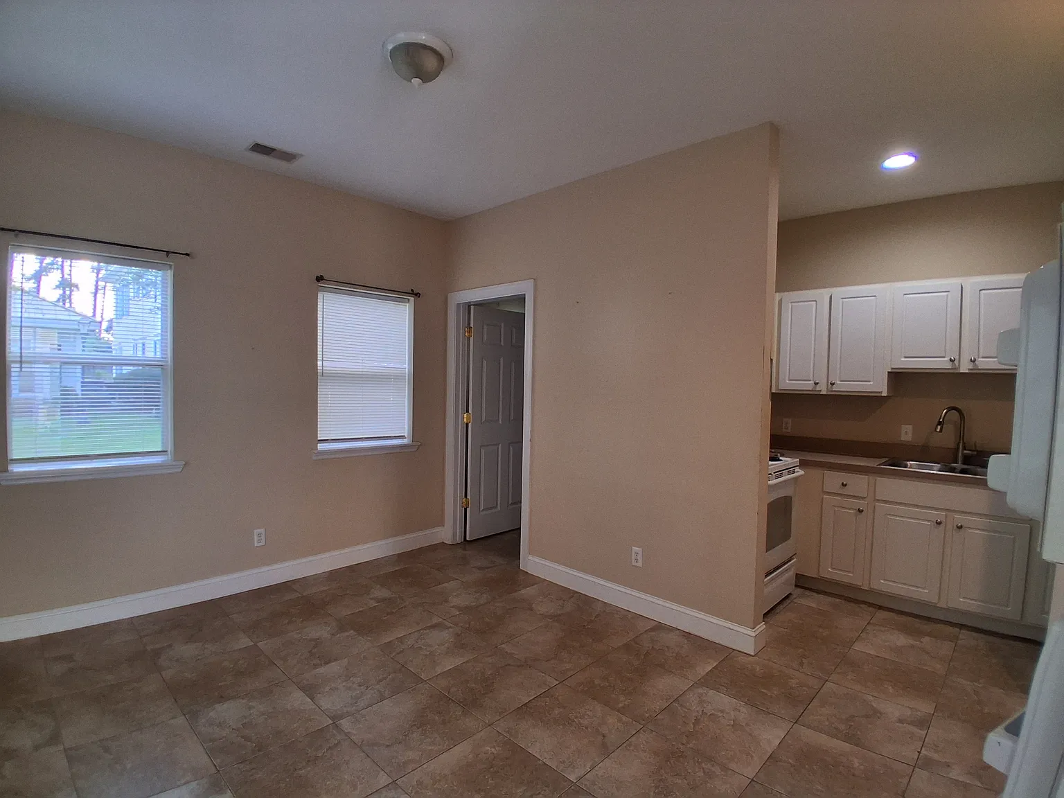 1 bed, 1.5 bath, $1,650 — Photo 3