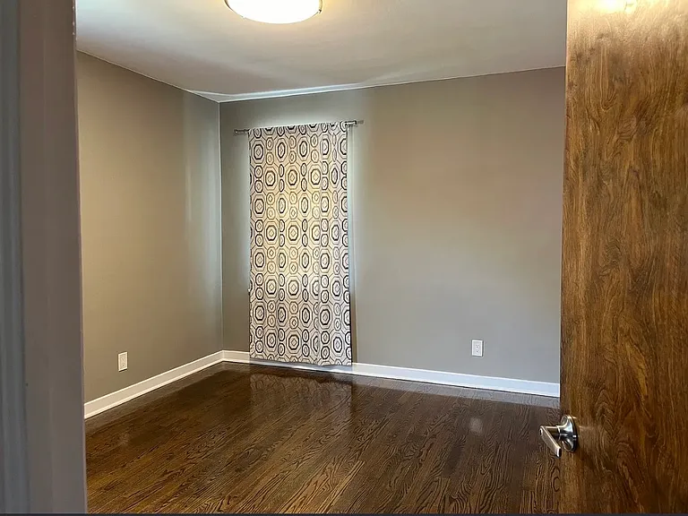 644 Freeland Ave — Photo 3