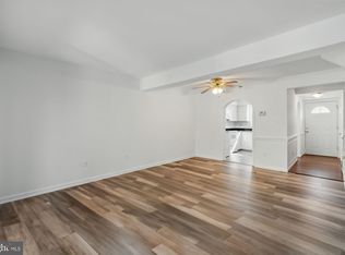 1040 Brixton Ct, Sterling, VA 20164