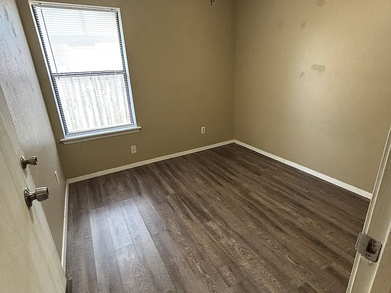 8004 N 120th East Ave — Photo 7