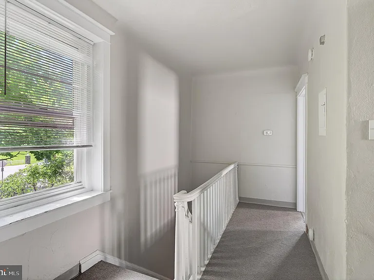 332 W Washington St #2 — Photo 2