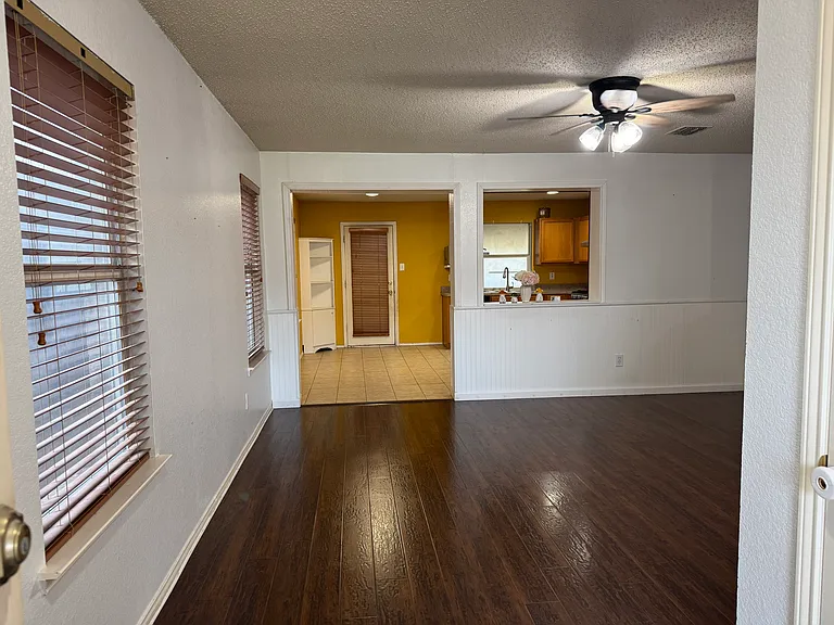 824 Mulder Dr — Photo 5