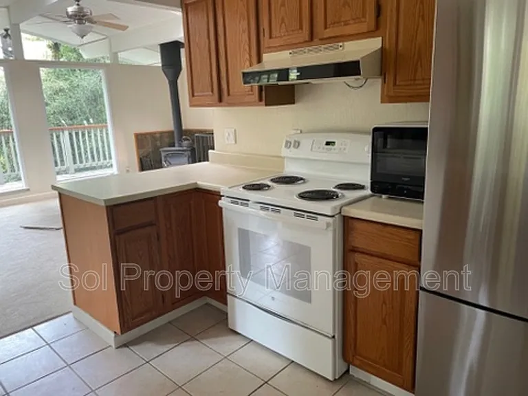 175 S Redwood Dr — Photo 8
