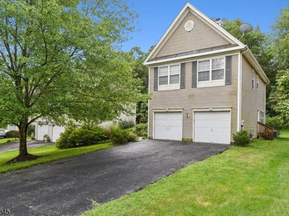 54 Plantation Rd, Whitehouse Station, NJ 08889