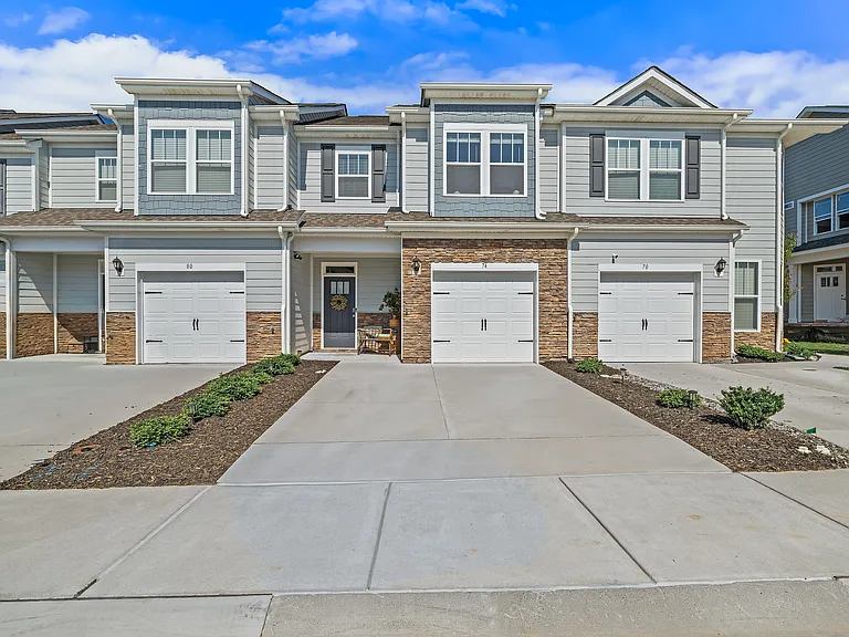 74 Creekview Rd — Photo 3
