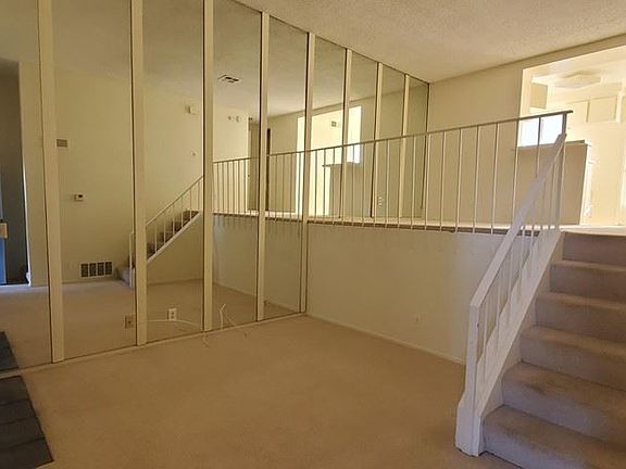 3rd image of 320 Pasadena Ave APT 5