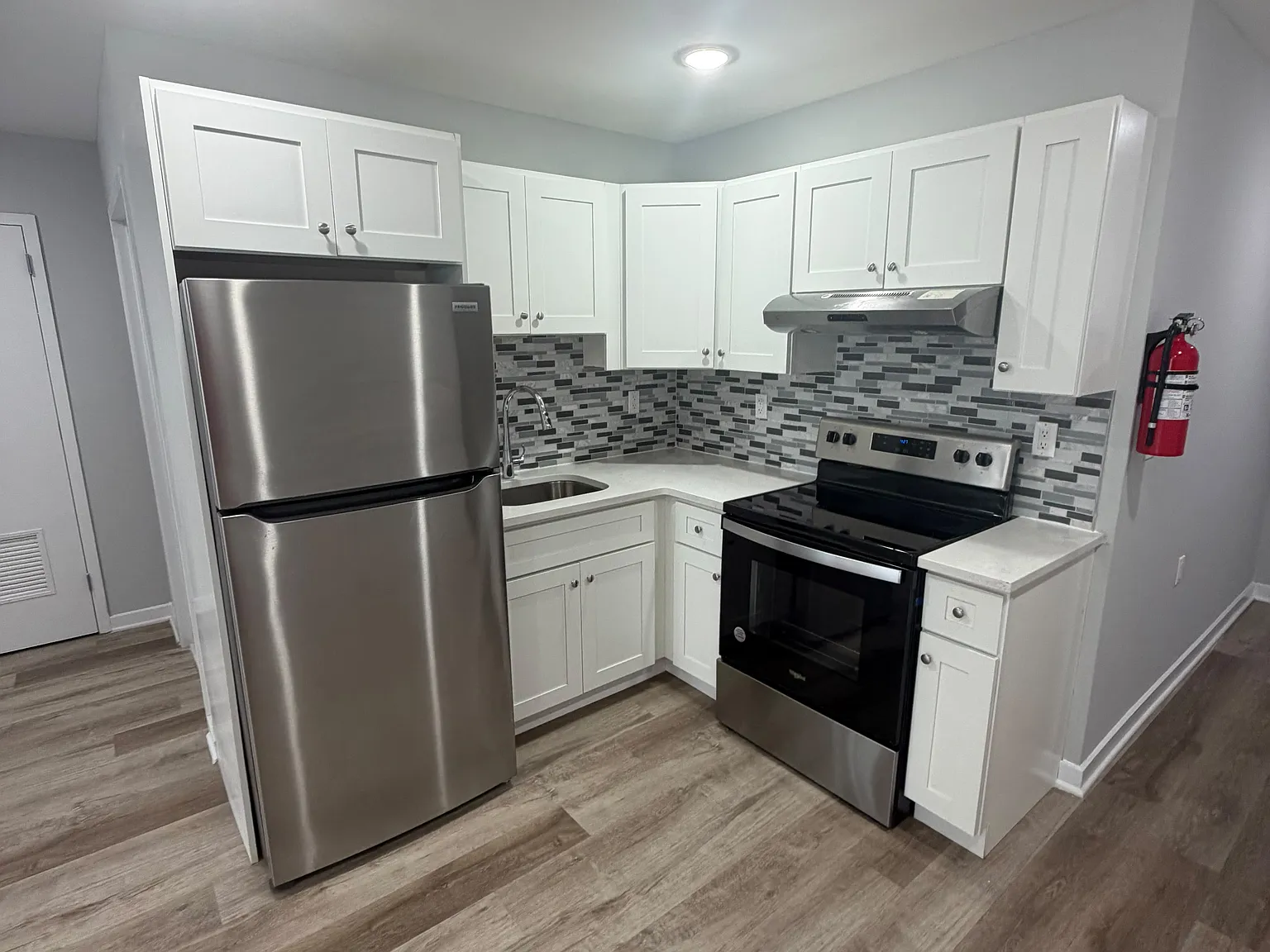 1 bed, $1,718 — Photo 2