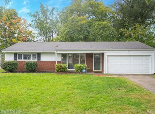 2451 Lafay Dr, West Bloomfield, MI 48324