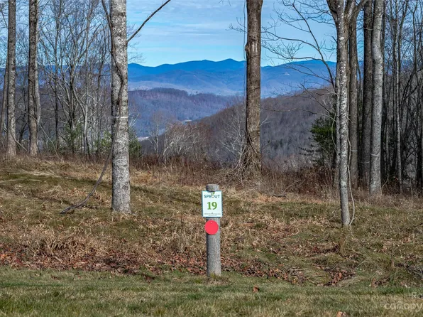 9999 E Trl #19, Hendersonville, NC 28792