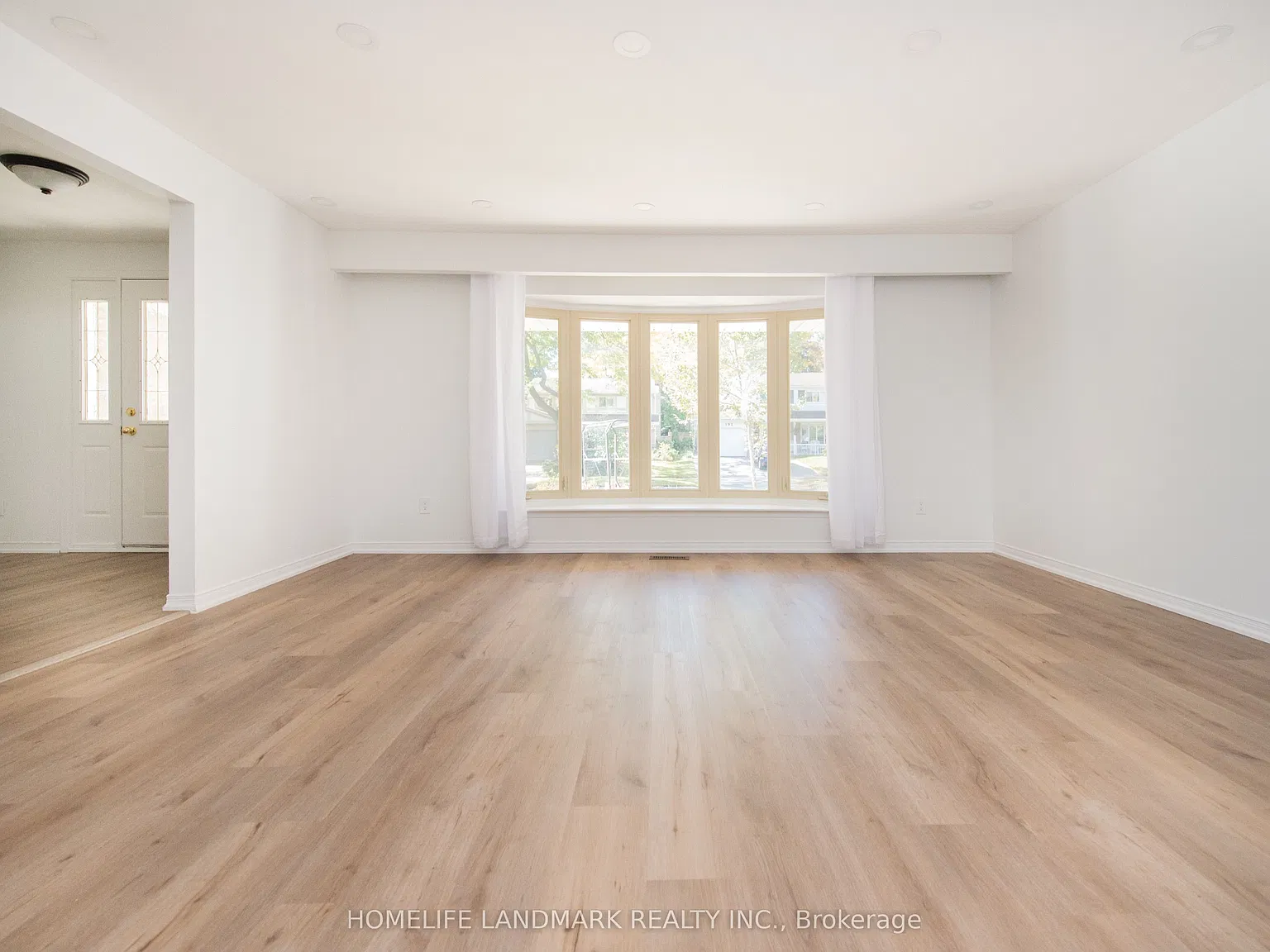 4 bed, $4,300 — Photo 4
