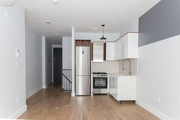 Rented by Cyberapts Management | media 18