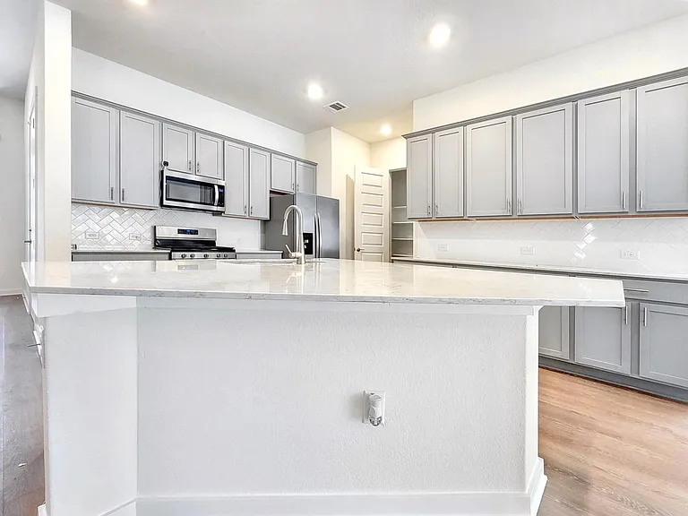 2329 Gabriels Horn Rd — Photo 4