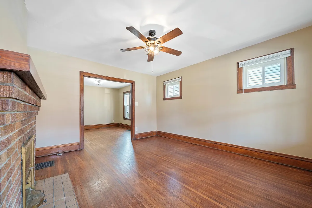 Building Photo - 683 E Whittier St
