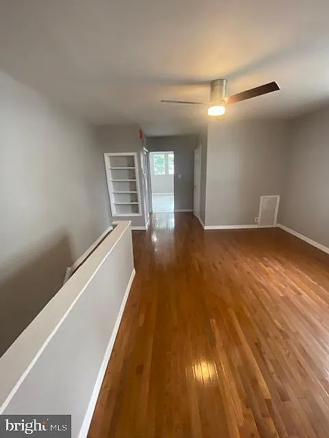 Building Photo - 2555 Grays Ferry Ave #2