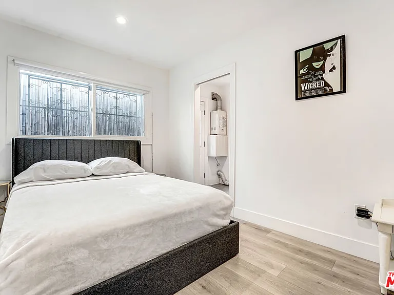 6145 Carlos Ave — Photo 13