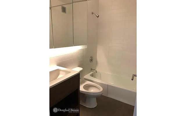 Rented by Douglas Elliman | media 14