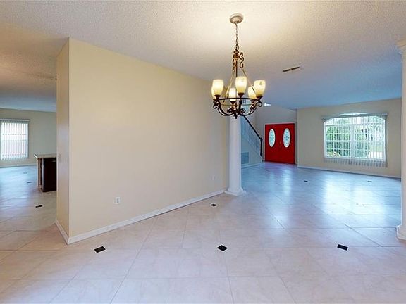 5th image of 205 Beckenham Dr