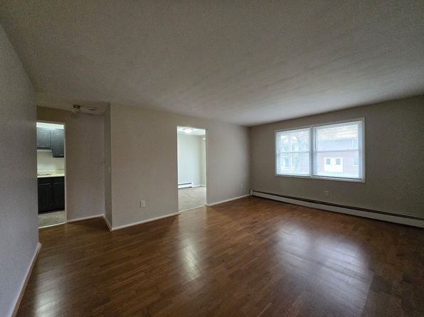 1868 Livingston St APT B2