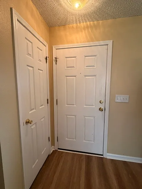 4 bed, 2.5 bath, 1700 sqft, $800 — Photo 2