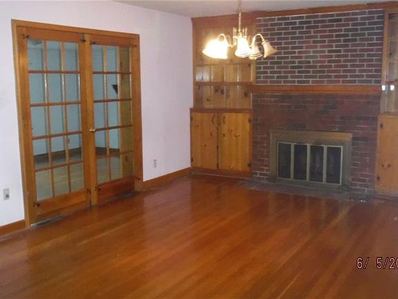5th image of 1403 Dinwiddie Ave