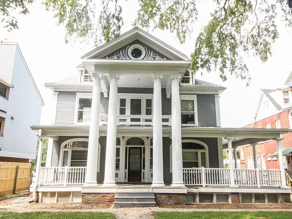 504 W Elm St