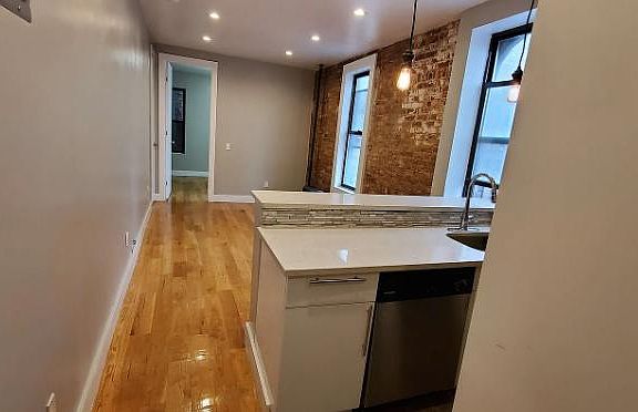 2nd image of 355 E 148th St #3B