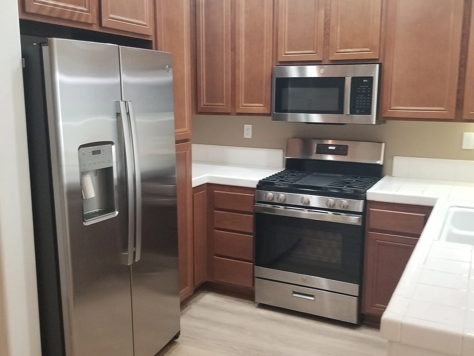 3 bed, 1450 sqft, $3,495 — Photo 2