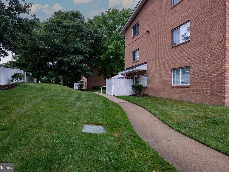 5605 Franconia Rd #301 — Photo 15
