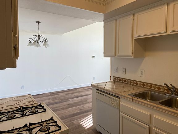Kitchen & Dining Room