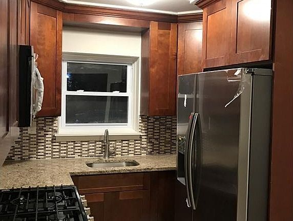 3rd image of 2560 Colden Ave #1