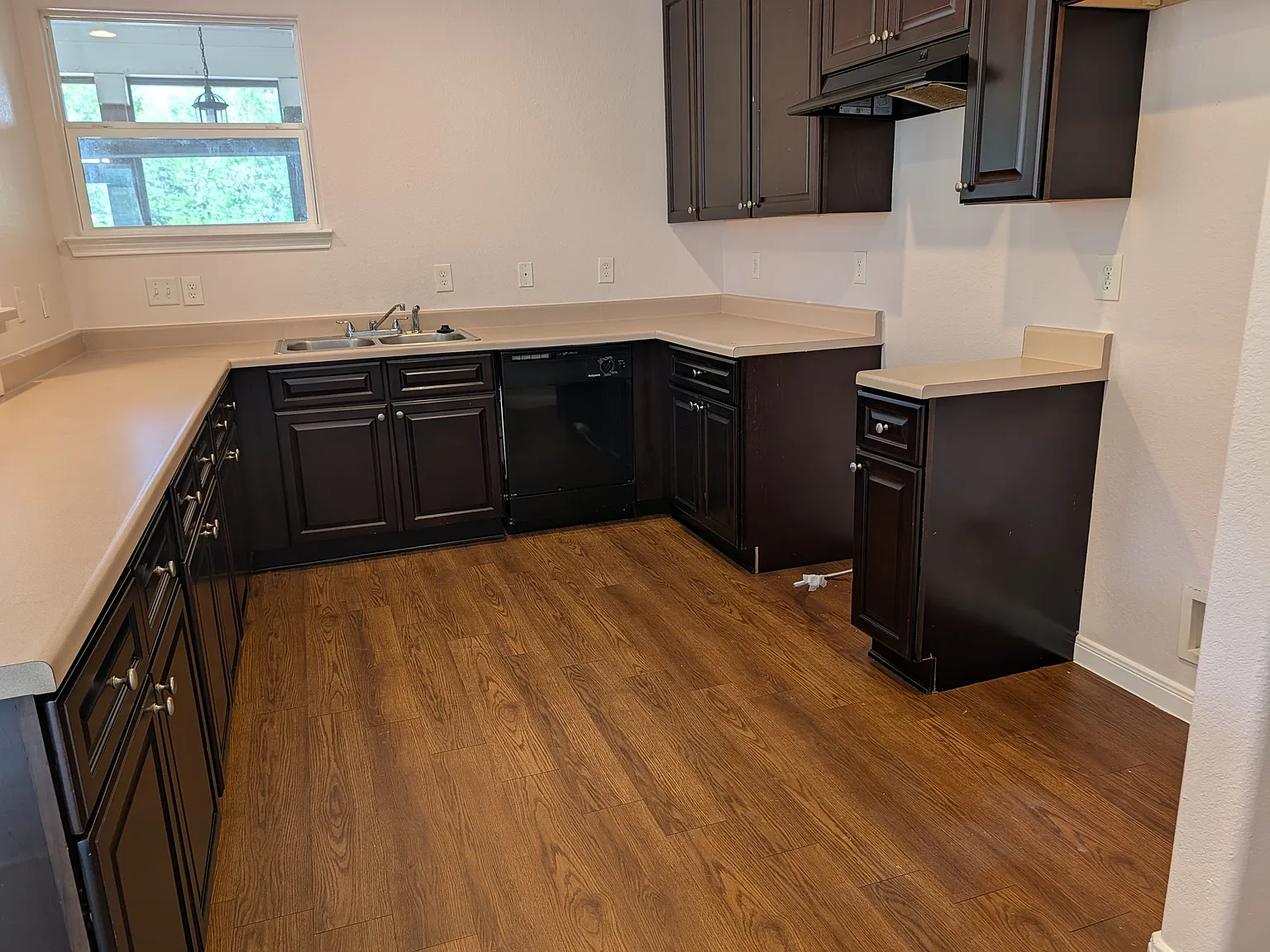 3 bed, 1309 sqft, $1,800 — Photo 2