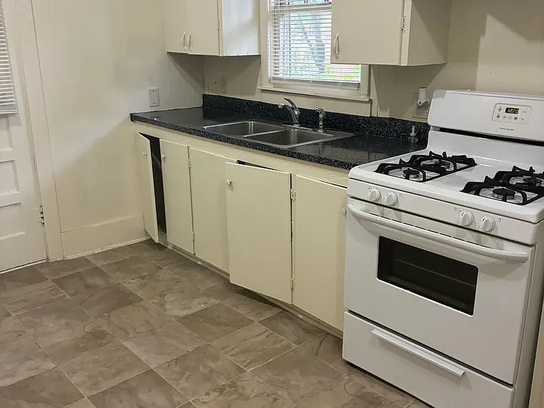 326 S Zunis Ave — Photo 6
