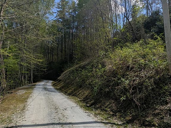 2nd image of 11 Captiva Mountain Drive