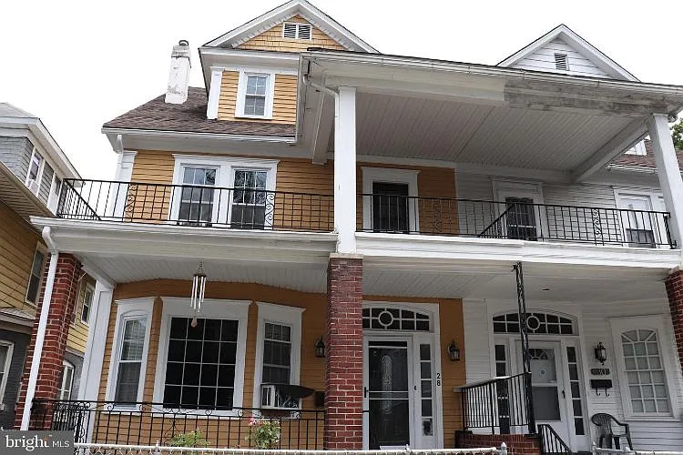 28 Atterbury Ave photo 1