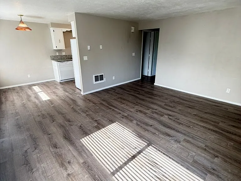 198 E Milton St #1 — Photo 5