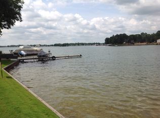 146 Castlewood Dr, Brooklyn, MI 49230