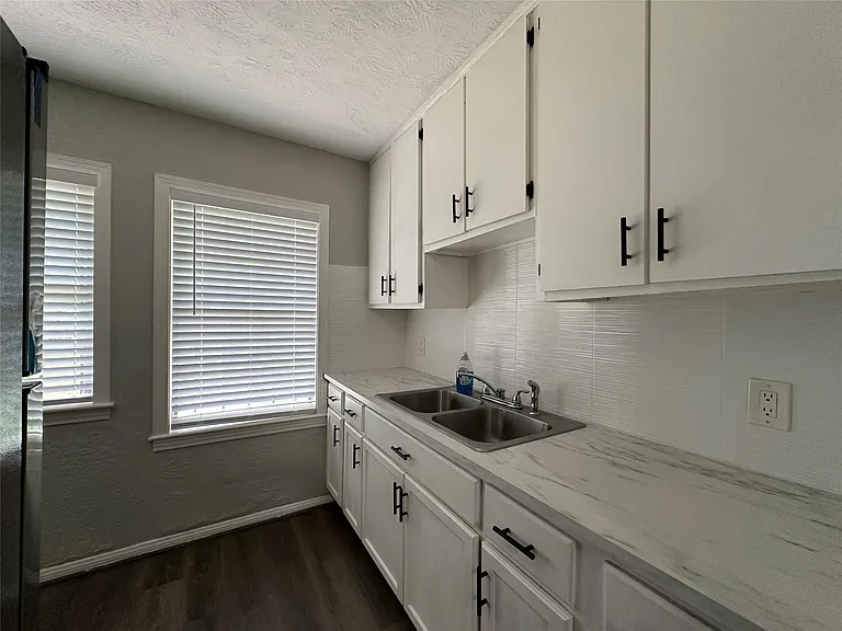 3723 Cosby St — Photo 7
