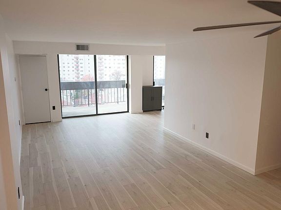 5th image of 5300 Holmes Run Pkwy APT 1016