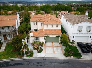 26808 Fairlain Dr, Valencia, CA 91355