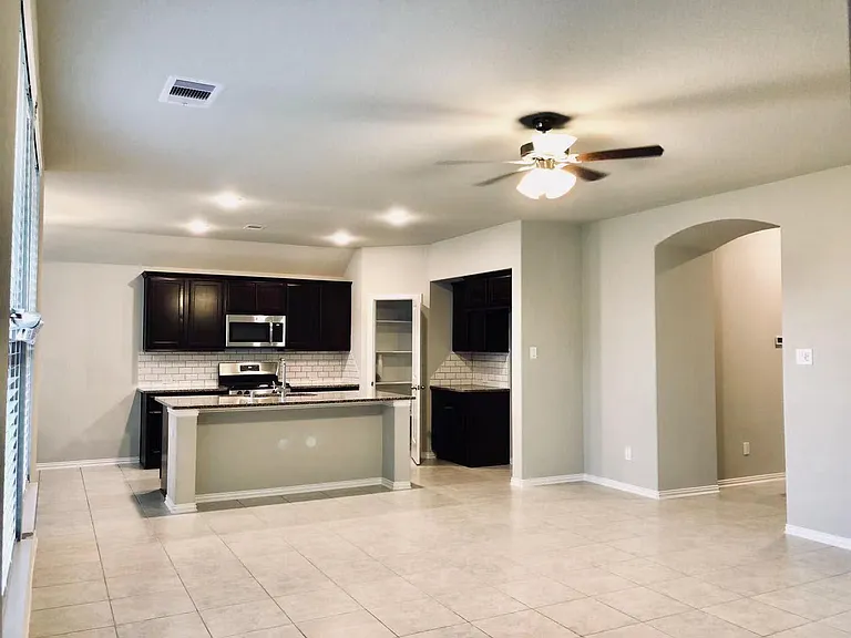 8411 Remington Bluff Ln — Photo 4