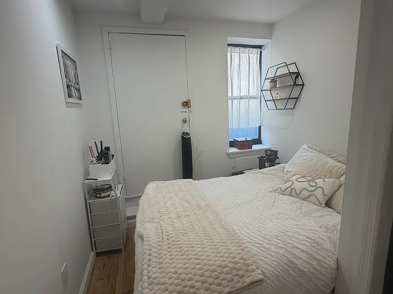 205 2nd Ave #1A — Photo 26